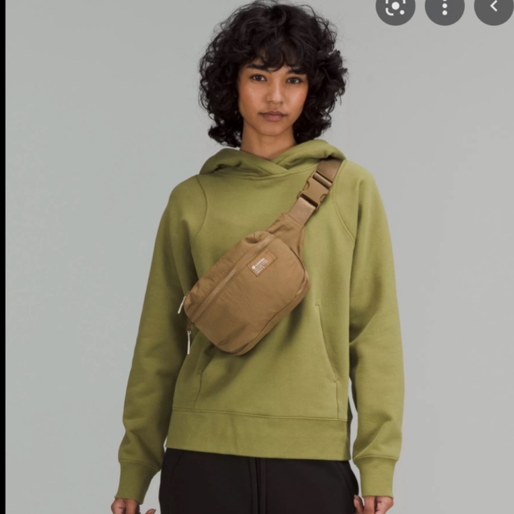 Lululemon Clean Lines Belt Bag